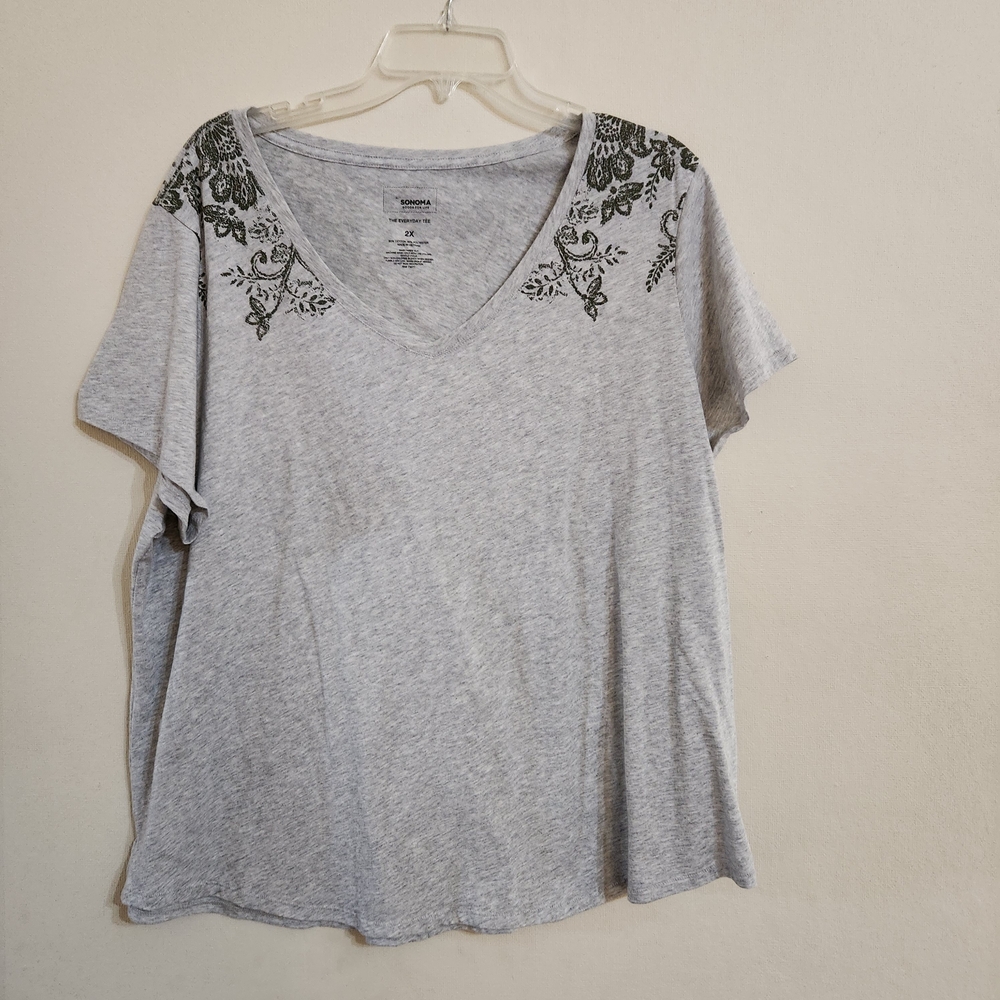 Sonoma Heather Gray V-Neck Tee with Black Shoulder Floral Accent, 2X
